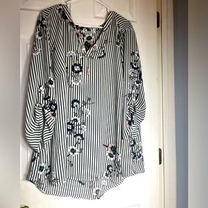 Black Rainn Plus Size y2k 3/4th button back long sleeve tunic top size 3x